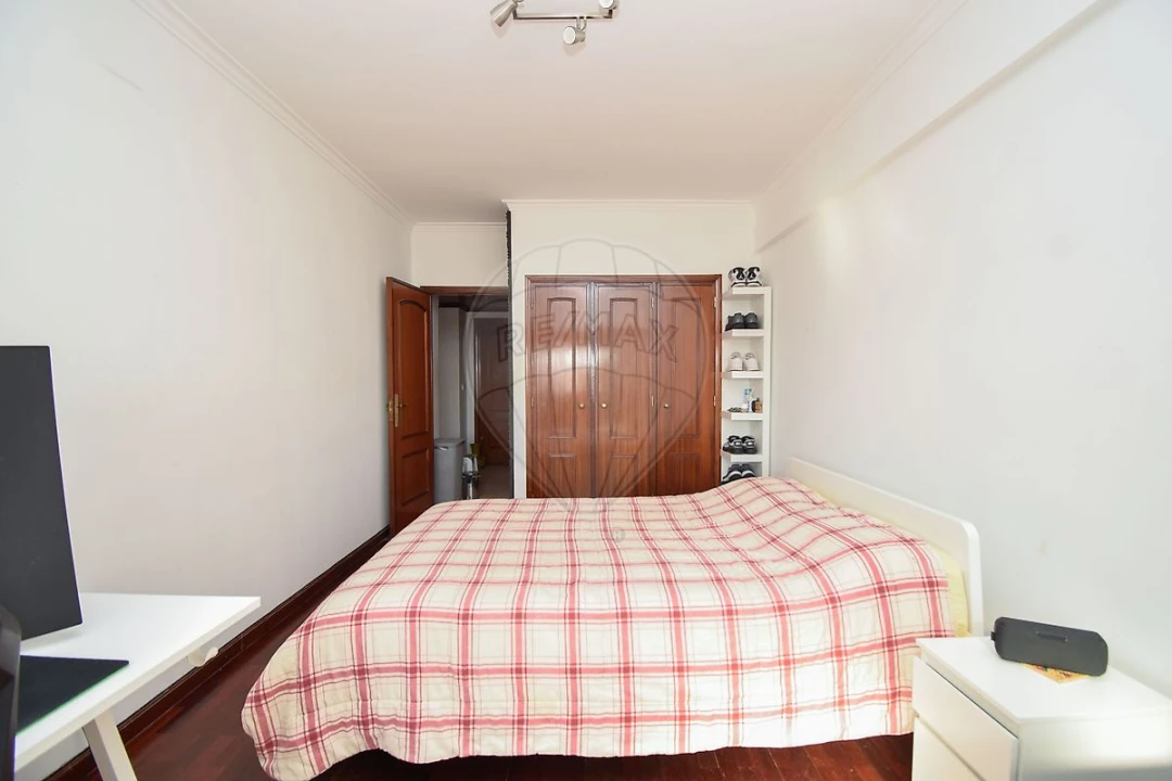 Apartamento T2 para Venda em Algueirão-Mem Martins Foto 4