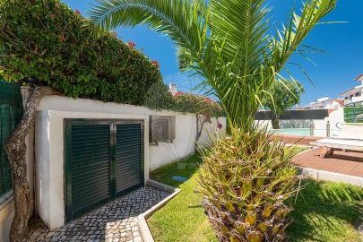 Moradia T5 para Venda em Carcavelos e Parede