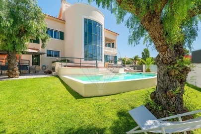 Moradia T5 para Venda em Carcavelos e Parede