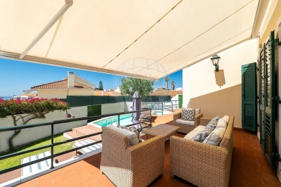 Moradia T5 para Venda em Carcavelos e Parede