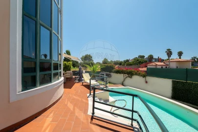 Moradia T5 para Venda em Carcavelos e Parede