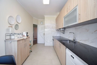 Apartamento T3 para Venda em Almargem do Bispo, Pêro Pinheiro e Montelavar