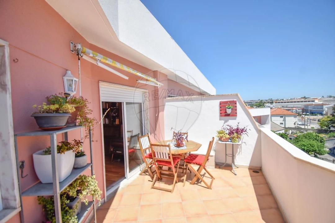 Apartamento T3 para Venda em Almargem do Bispo, Pêro Pinheiro e Montelavar Foto 25