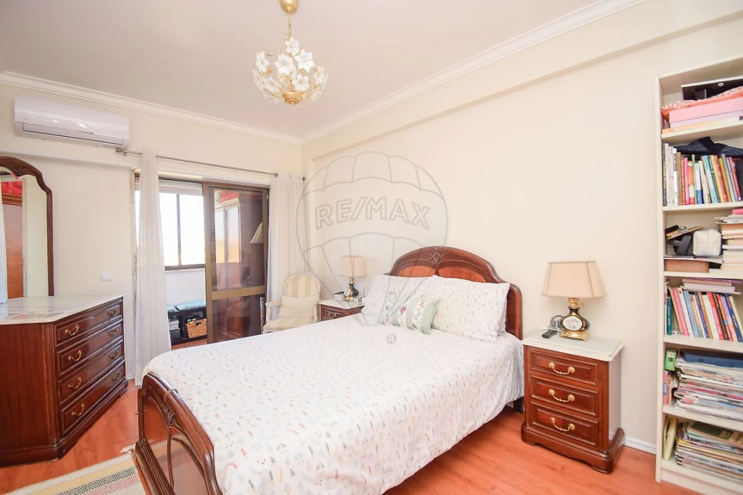 Apartamento T3 para Venda em Almargem do Bispo, Pêro Pinheiro e Montelavar Foto 1
