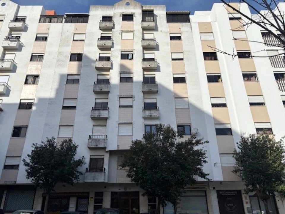 Apartamento T2 para Venda em Rio de Mouro Foto 6