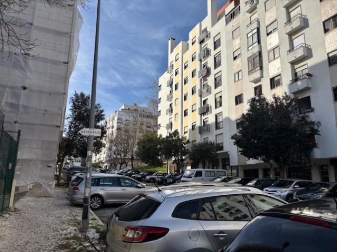 Apartamento T2 para Venda em Rio de Mouro Foto 2
