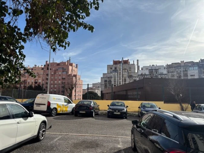 Apartamento T2 para Venda em Rio de Mouro Foto 4