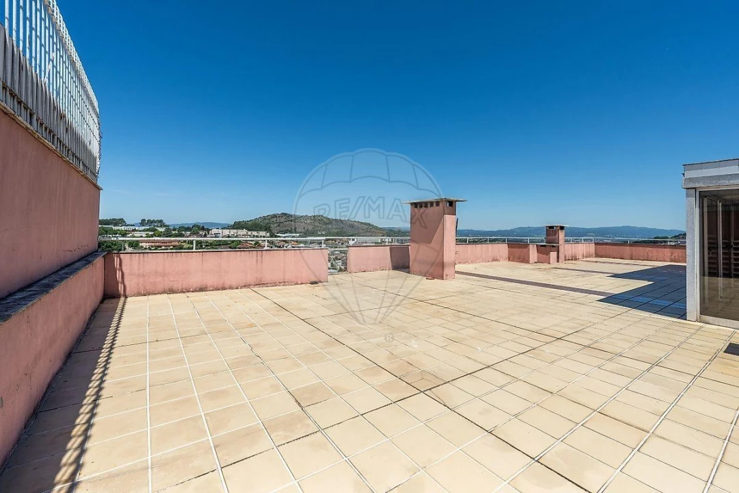 Apartamento T4 para Venda em Ferreiros e Gondizalves Foto 22