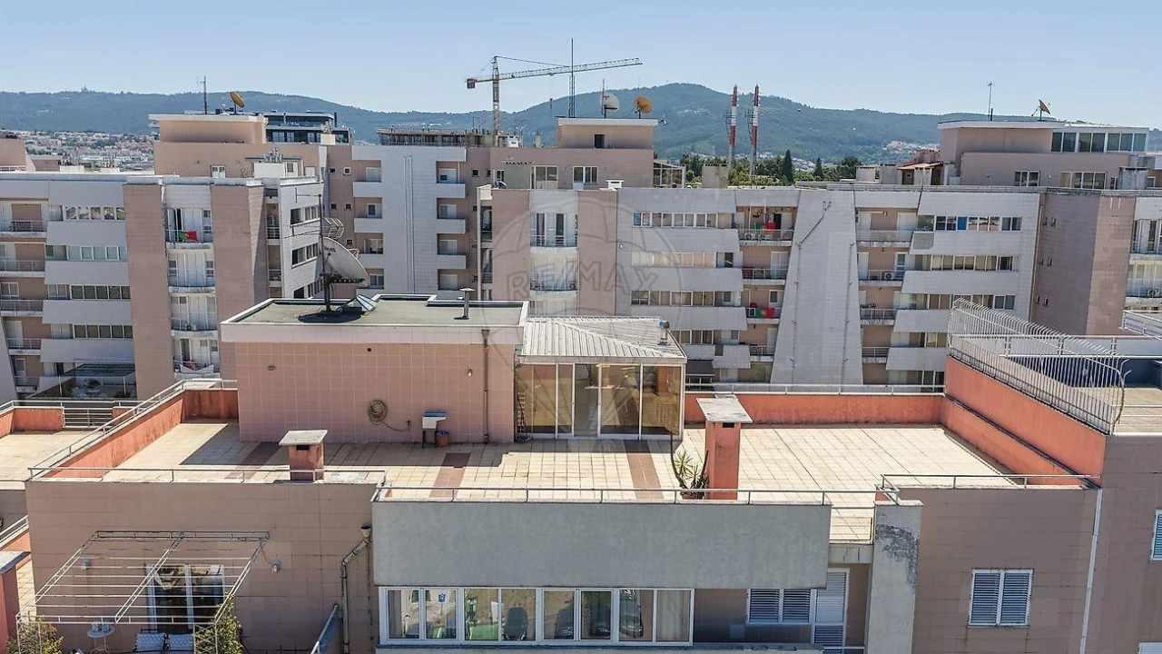 Apartamento T4 para Venda em Ferreiros e Gondizalves Foto 32