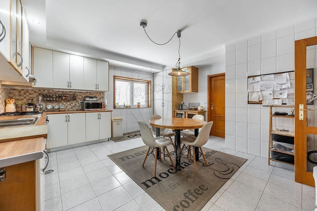 Apartamento T4 para Venda em Ferreiros e Gondizalves Foto 7
