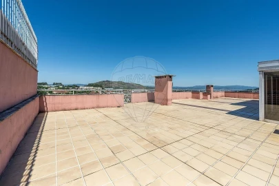 Apartamento T4 para Venda em Ferreiros e Gondizalves