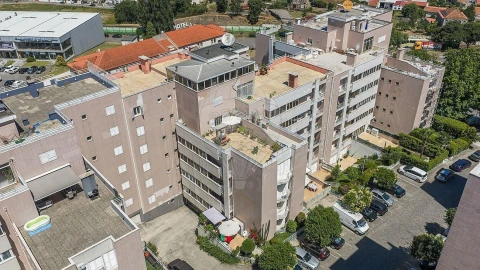 Apartamento T4 para Venda em Ferreiros e Gondizalves