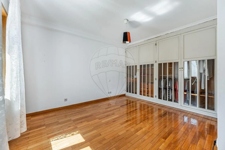 Apartamento T4 para Venda em Ferreiros e Gondizalves Foto 14