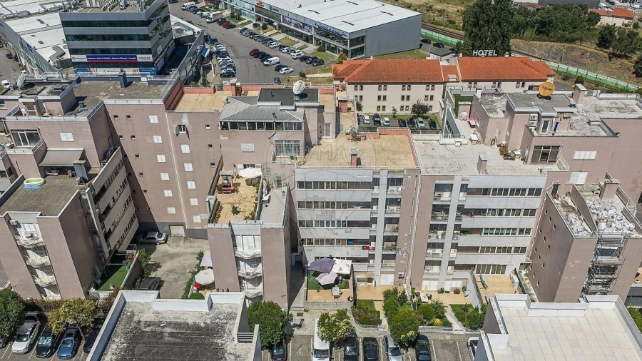 Apartamento T4 para Venda em Ferreiros e Gondizalves Foto 39
