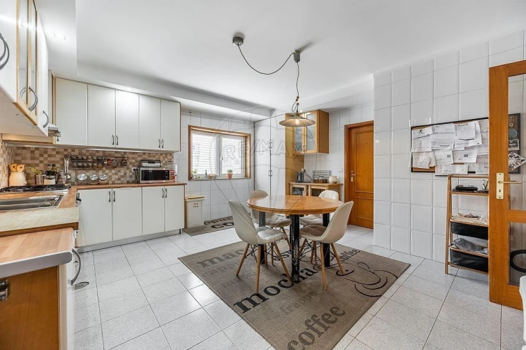 Apartamento T4 para Venda em Ferreiros e Gondizalves Foto 7