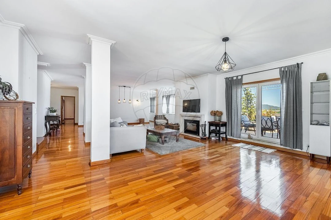 Apartamento T4 para Venda em Ferreiros e Gondizalves Foto 1
