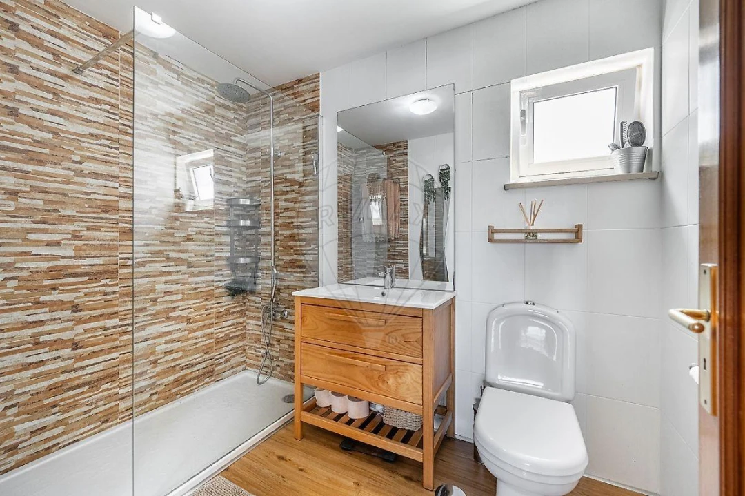 Apartamento T4 para Venda em Ferreiros e Gondizalves Foto 13