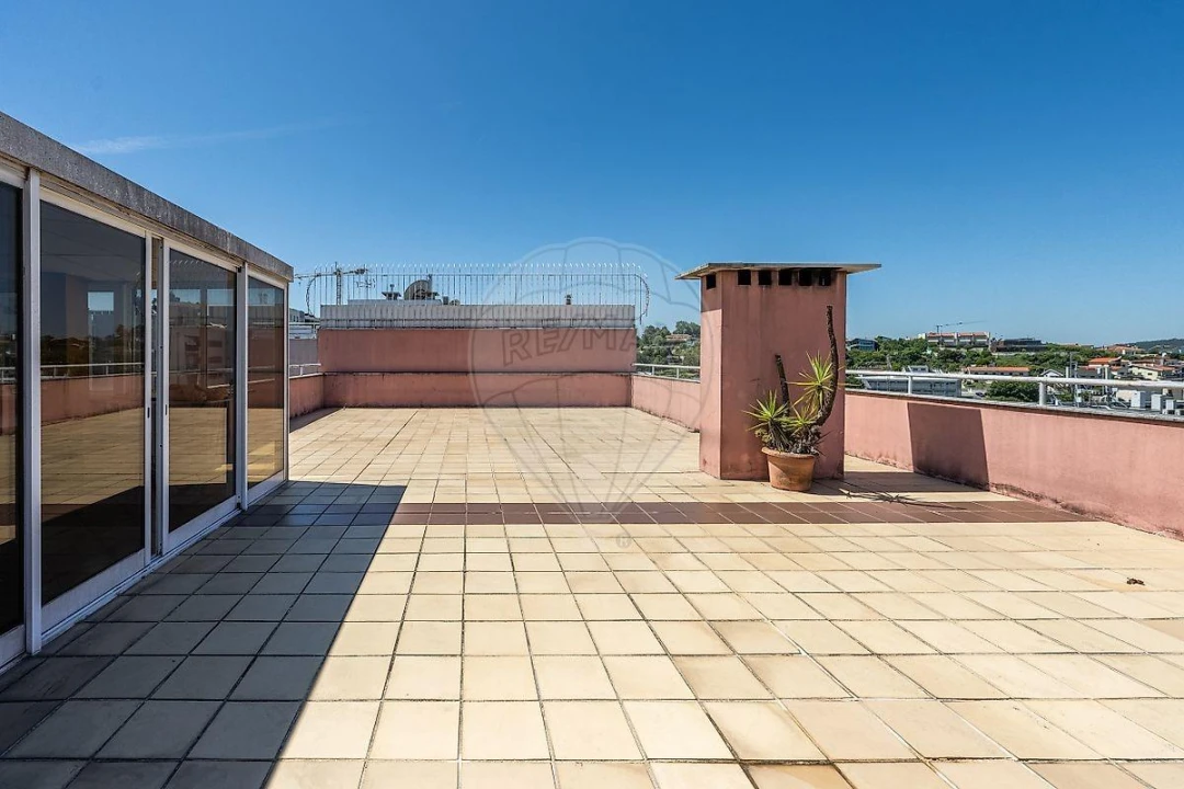 Apartamento T4 para Venda em Ferreiros e Gondizalves Foto 23