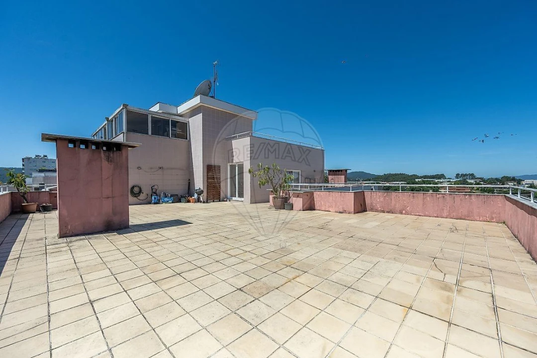 Apartamento T4 para Venda em Ferreiros e Gondizalves Foto 25