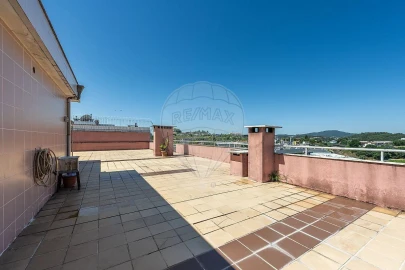 Apartamento T4 para Venda em Ferreiros e Gondizalves