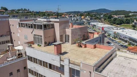 Apartamento T4 para Venda em Ferreiros e Gondizalves