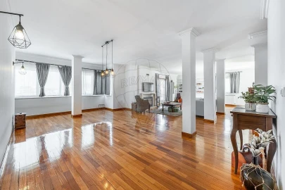 Apartamento T4 para Venda em Ferreiros e Gondizalves
