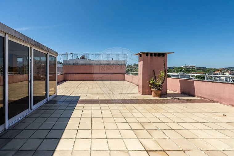 Apartamento T4 para Venda em Ferreiros e Gondizalves Foto 23