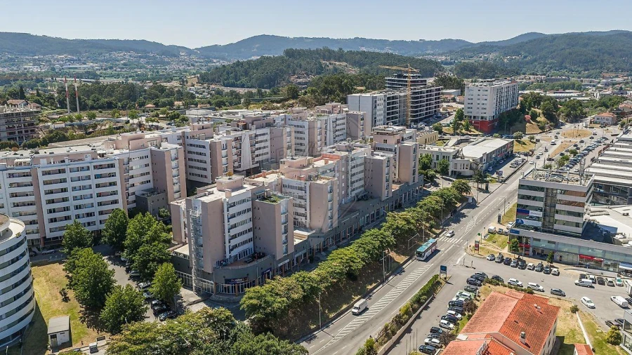 Apartamento T4 para Venda em Ferreiros e Gondizalves Foto 39