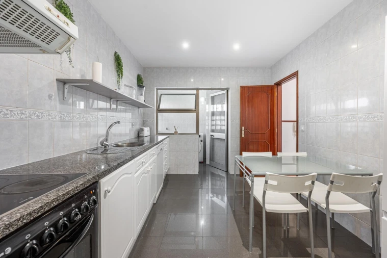 Apartamento T3 para Venda em Canidelo Foto 4