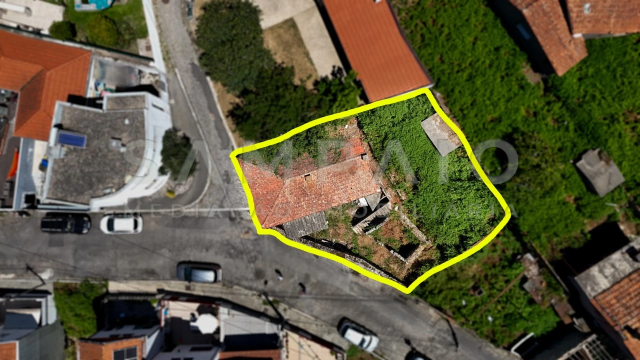 Terreno para Venda em Oliveira do Douro Foto 1
