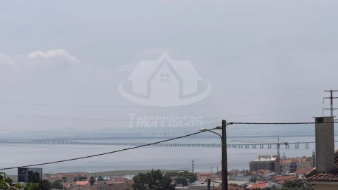 Terreno para Venda em Santa Iria de Azoia, São João da Talha e Bobadela