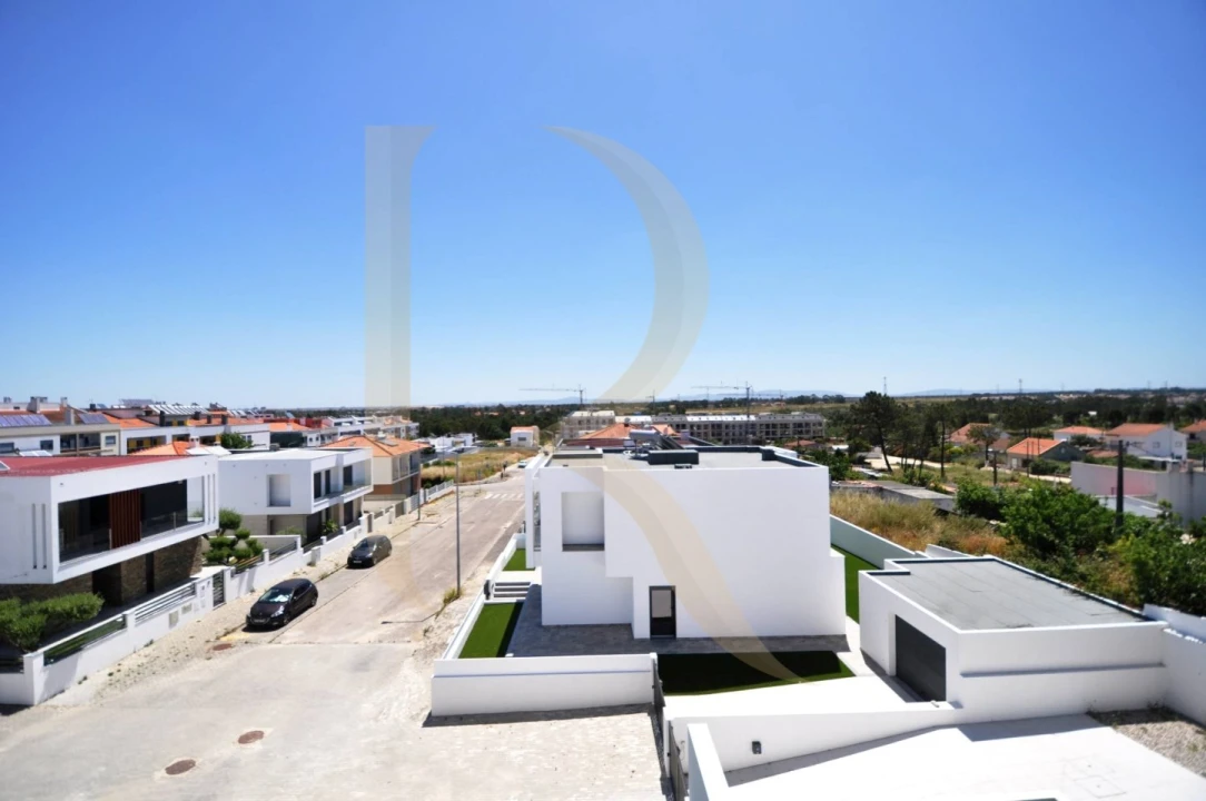 Moradia T5 para Venda em Corroios Foto 17