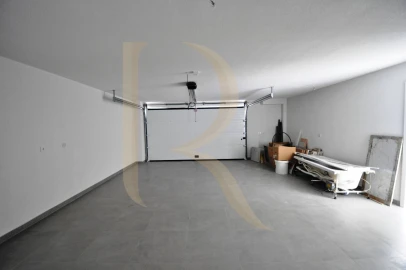 Moradia T5 para Venda em Corroios