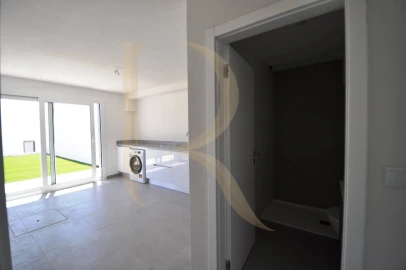 Moradia T5 para Venda em Corroios