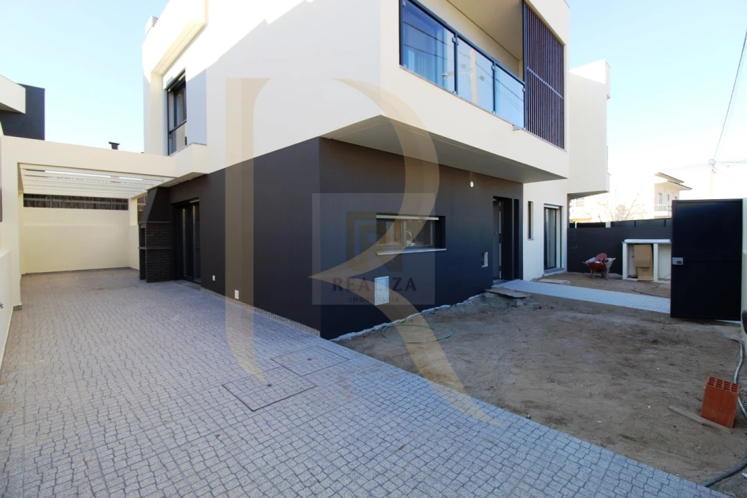 Moradia T3 para Venda em Fernao Ferro Foto 2