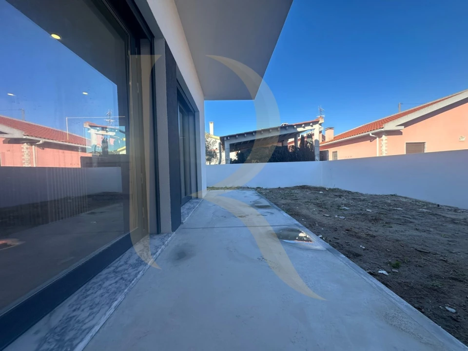 Moradia T4 para Venda em Fernao Ferro Foto 14