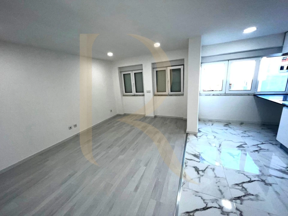 Apartamento T3 para Venda em Laranjeiro e Feijó Foto 4