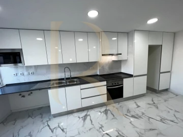 Apartamento T3 para Venda em Laranjeiro e Feijó