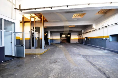 Armazém para Arrendamento em Seixal, Arrentela e Aldeia de Paio Pires
