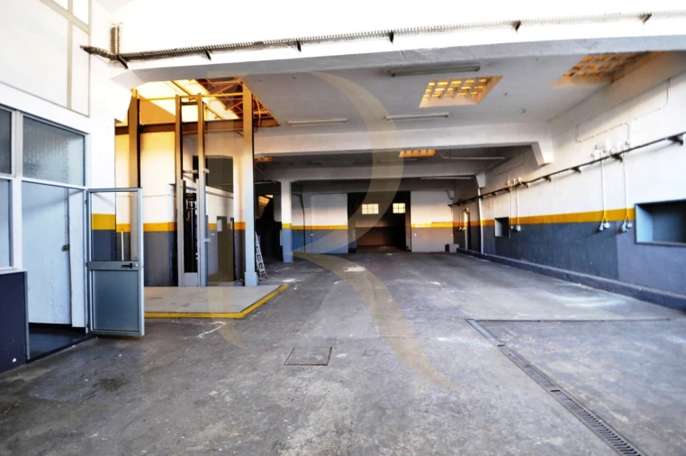 Armazém para Arrendamento em Seixal, Arrentela e Aldeia de Paio Pires Foto 3