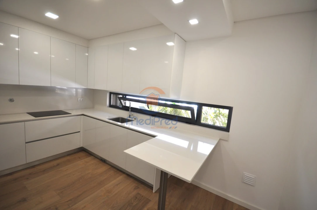Moradia T4 para Venda em Loures Foto 12