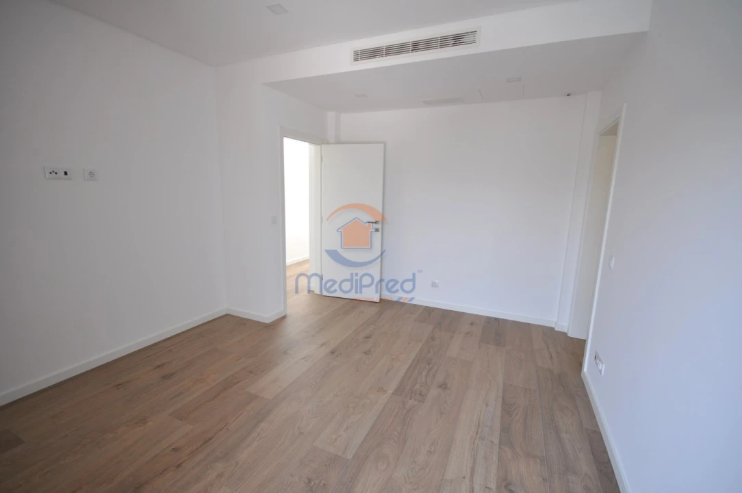 Moradia T4 para Venda em Loures Foto 45
