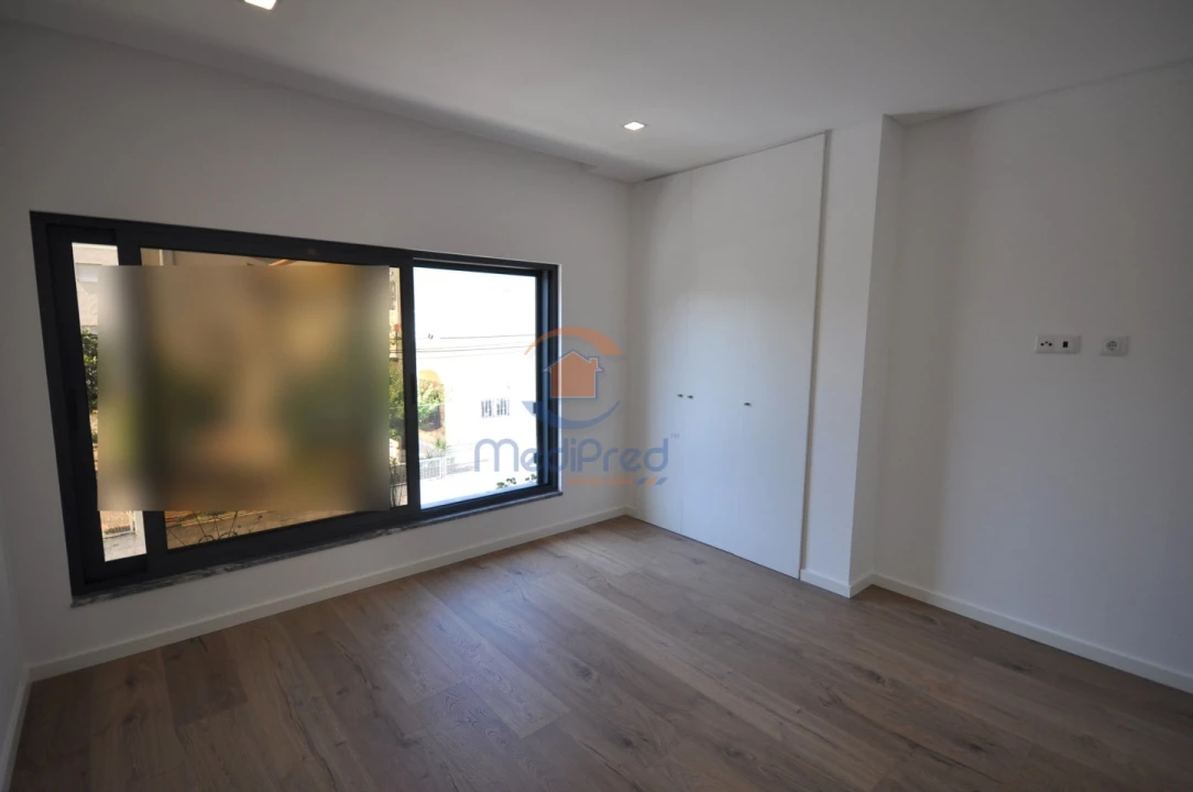 Moradia T4 para Venda em Loures Foto 40