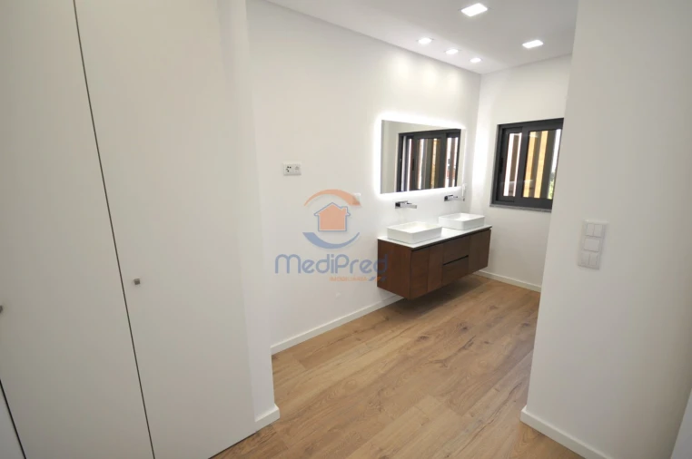 Moradia T4 para Venda em Loures Foto 30