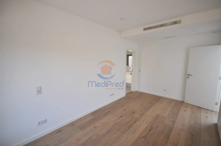 Moradia T4 para Venda em Loures Foto 36