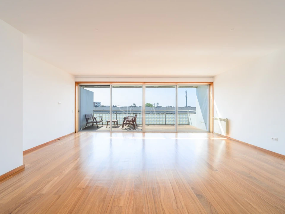 Apartamento T3 para Arrendamento em Arcozelo Foto 4