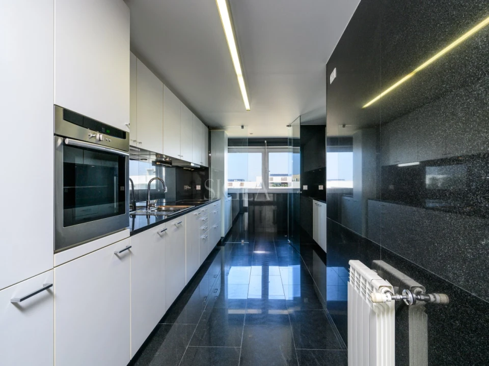 Apartamento T3 para Arrendamento em Arcozelo Foto 9
