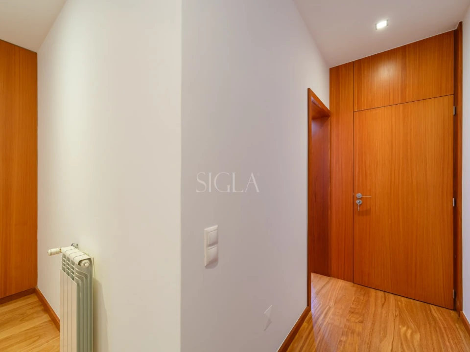 Apartamento T3 para Arrendamento em Arcozelo Foto 12
