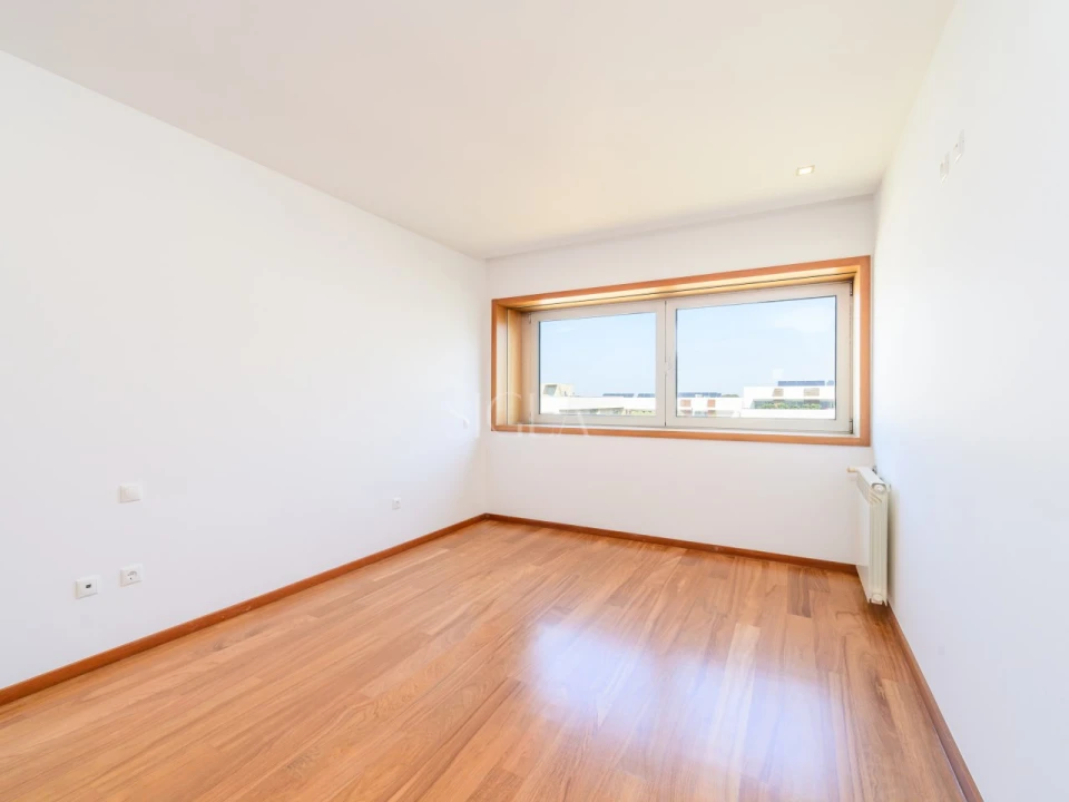 Apartamento T3 para Arrendamento em Arcozelo Foto 13