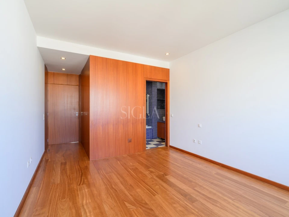 Apartamento T3 para Arrendamento em Arcozelo Foto 15